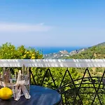 Glysteri - Like Comfort & Sea Views Apartmán *