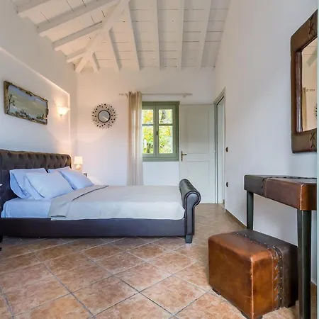 Glysteri Apartment *